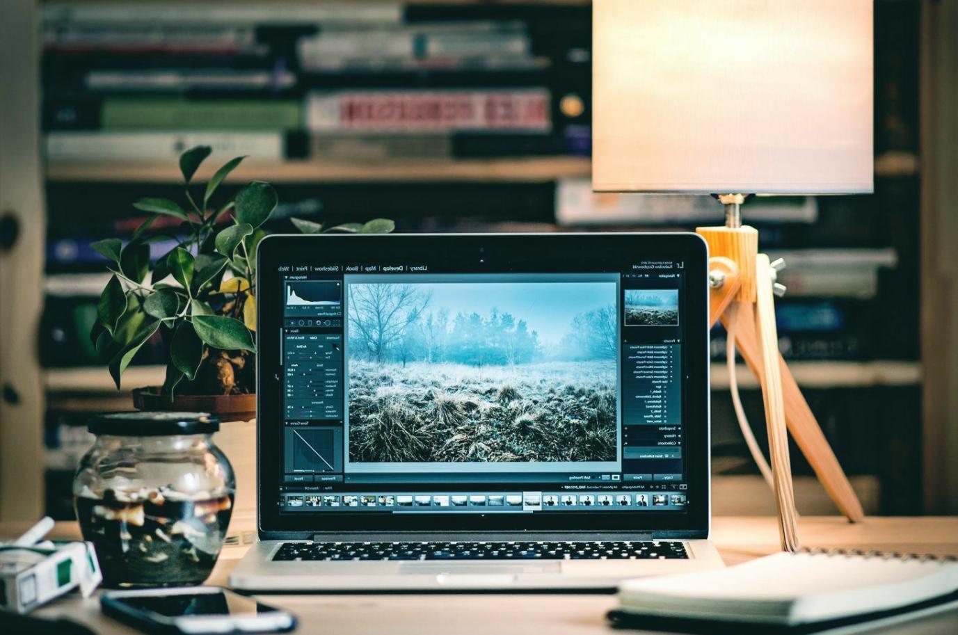 Vista del entorno urbano donde se ubica el espacio de Paeriontavex en Elx, mostrando la arquitectura característica de la zona y las referencias visuales para encontrar la dirección